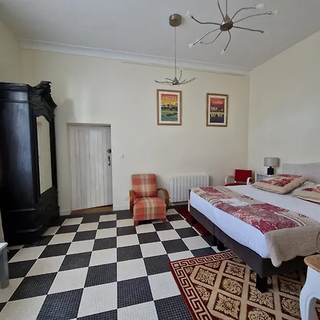 Domaine De L'oie Rouge Bed & Breakfast