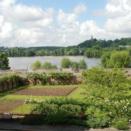 Domaine De L'oie Rouge Bed & Breakfast 3*