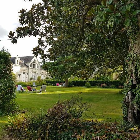 Domaine De L'oie Rouge Bed & Breakfast Les Rosiers