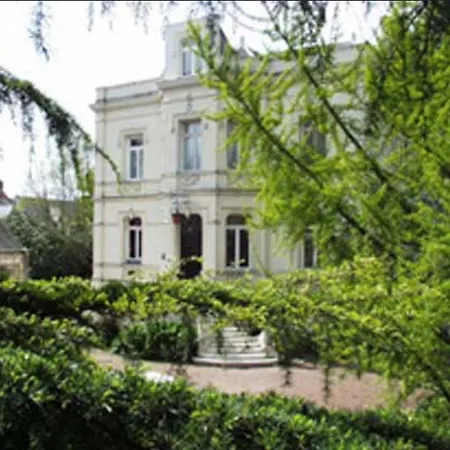 Domaine De L'oie Rouge Bed & Breakfast 3*