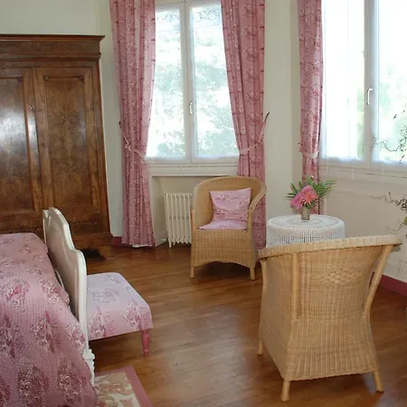 Domaine De L'oie Rouge Bed & Breakfast Les Rosiers